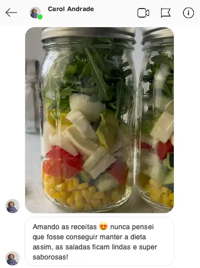 Mensagem de Carol no WhatsApp sobre conseguir manter a dieta com as receitas